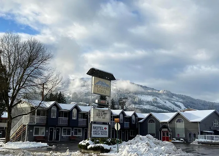 Monashee Lodge